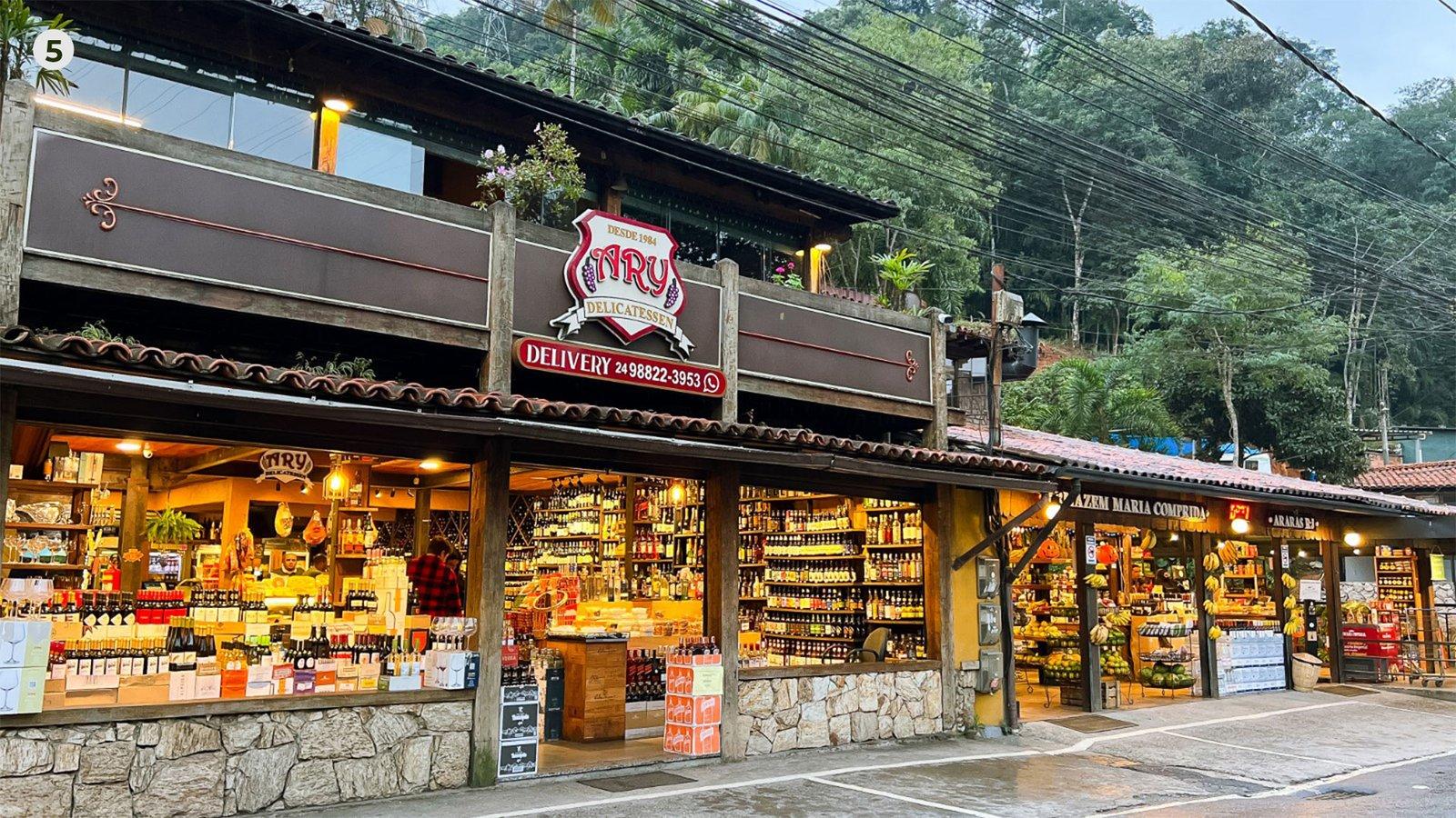 Delicatesses e restaurantes em Itaipava